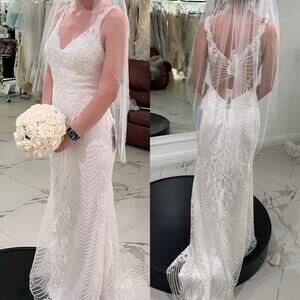 Enchanting Bridal Wedding Dress Bride Dress Mermaid Style Size 12(XS) v-neck